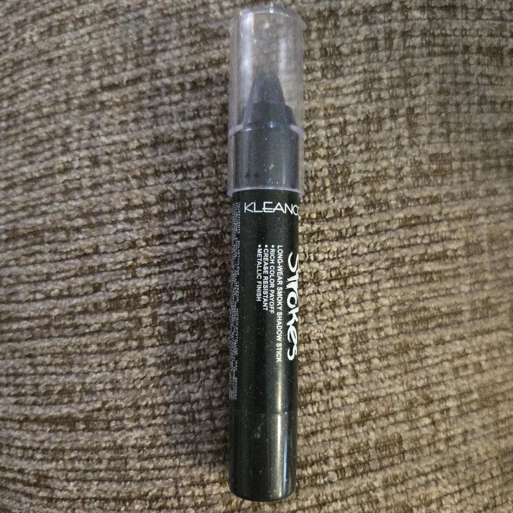 🌞KLEANCOLOR Master Strokes LONG-WEAR SMOKY SHADOW STICK in Metallic Black